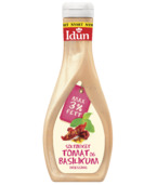 En fyldig dressing med solmodnet tomat som er lett og fin til salat. 