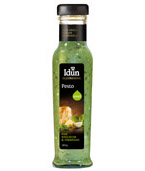 Laget med extra virgin olivenolje, basilikum, italiensk ost og hvitløk som gir en karakteristisk smak av pesto. En vinner på salaten!
